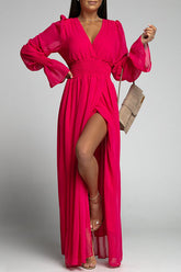 Vestido largo con abertura y cuello en V y cintura imperio